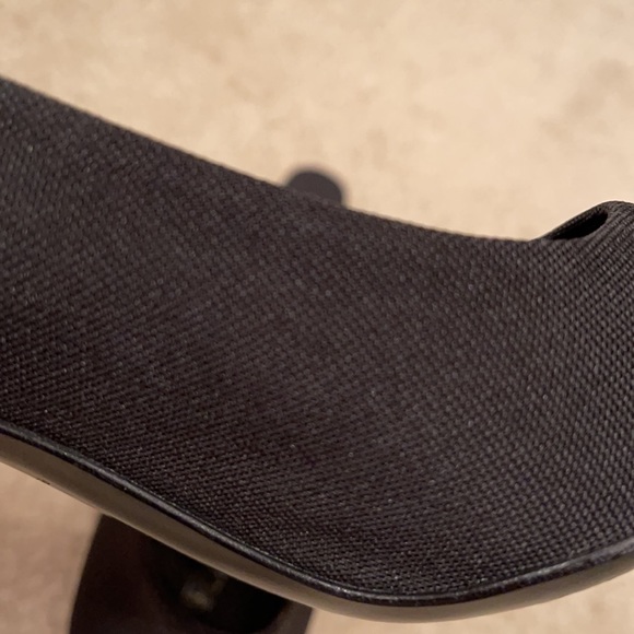 Prada Black Pumps w/super cute heel. - Picture 9 of 10